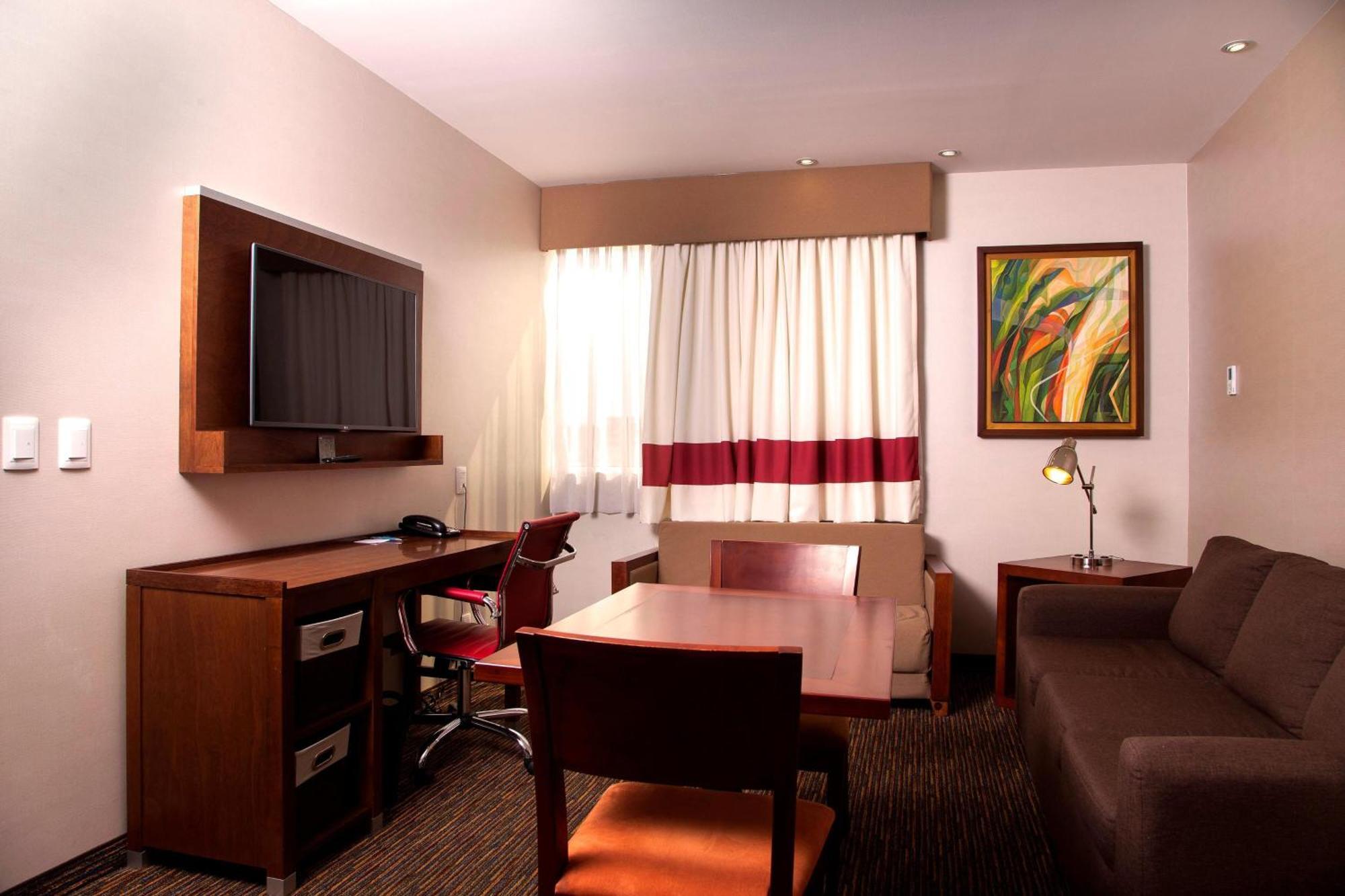 Hotel Four Points By Sheraton Queretaro Norte 4*