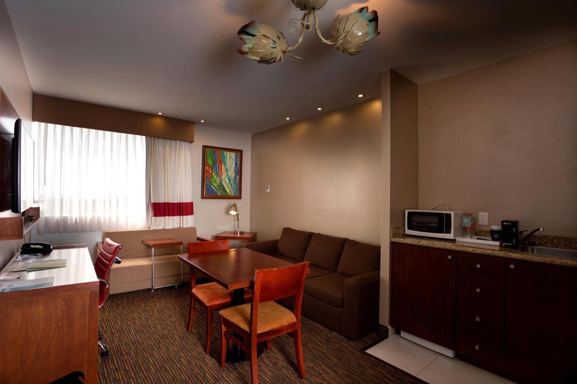 Hotel Four Points By Sheraton Queretaro Norte Jurica